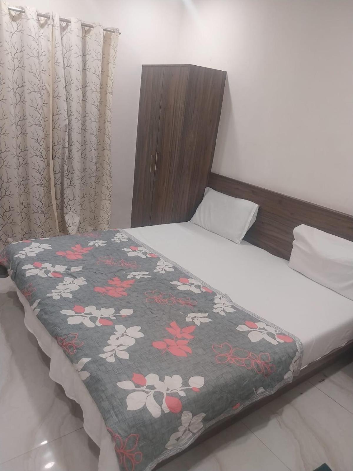 Hotel Rovers Inn Amritsar Exteriör bild